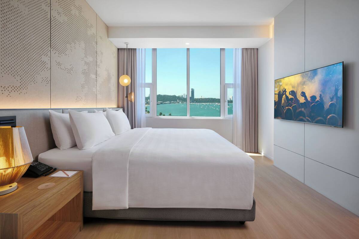 Silver Suite Family with Sea View | Minibar, két bảo mật tại phòng, bàn ủi/dụng cụ ủi quần áo