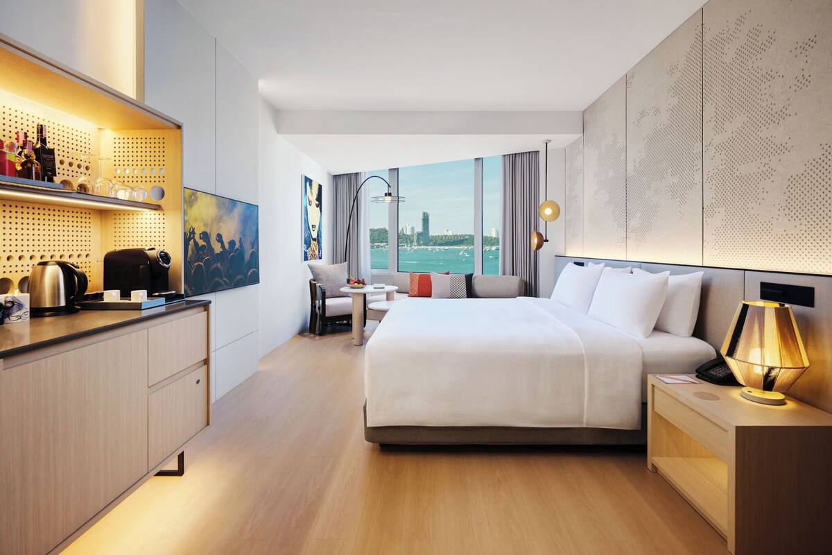 Rock Royalty Sea View | Minibar, két bảo mật tại phòng, bàn ủi/dụng cụ ủi quần áo
