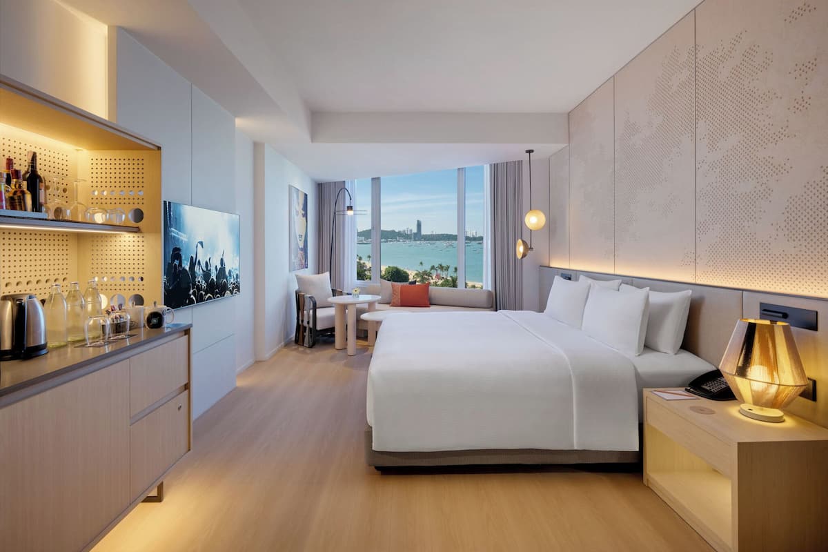 Deluxe Sea View | Minibar, két bảo mật tại phòng, bàn ủi/dụng cụ ủi quần áo