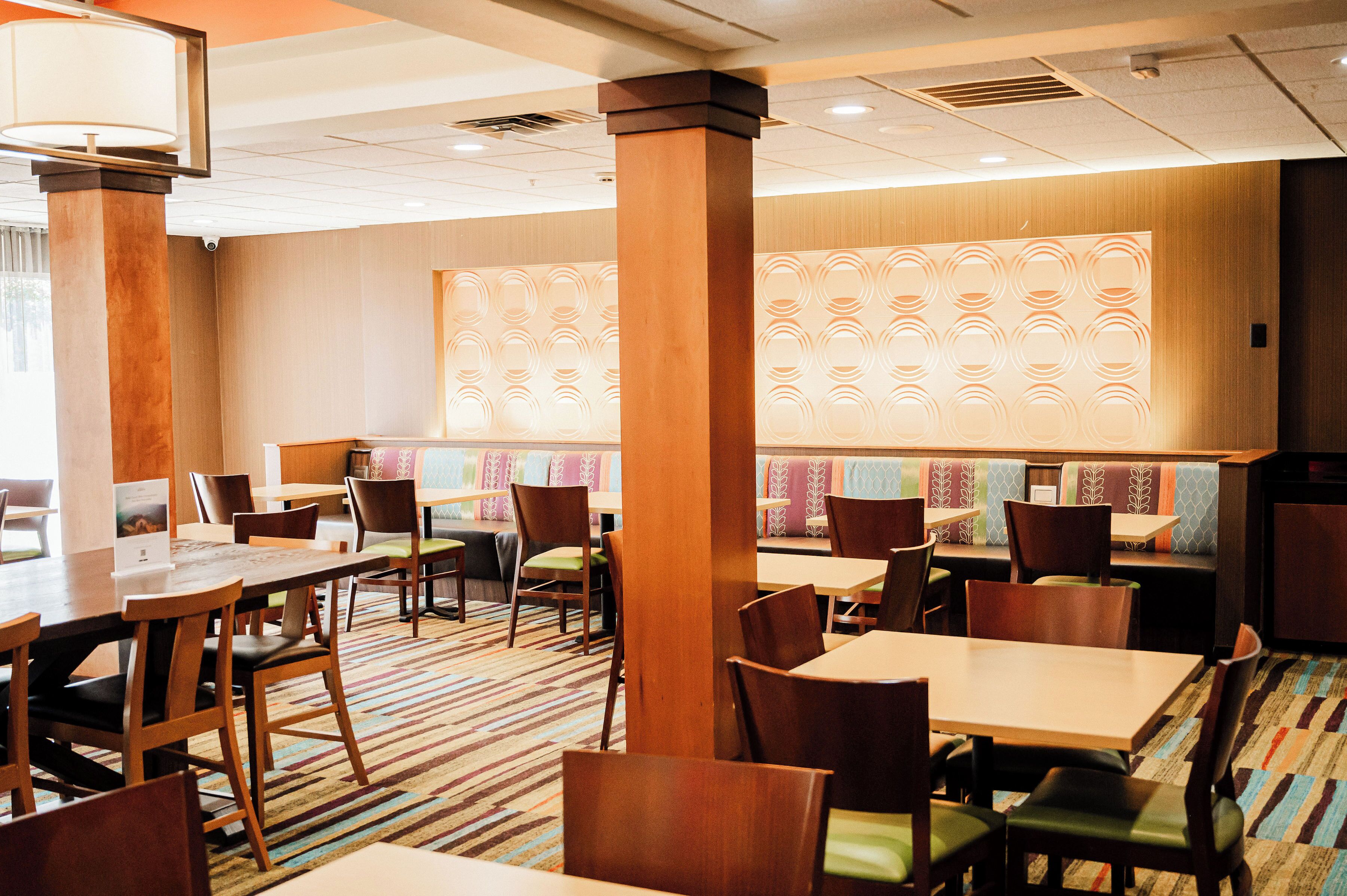 free buffet breakfast