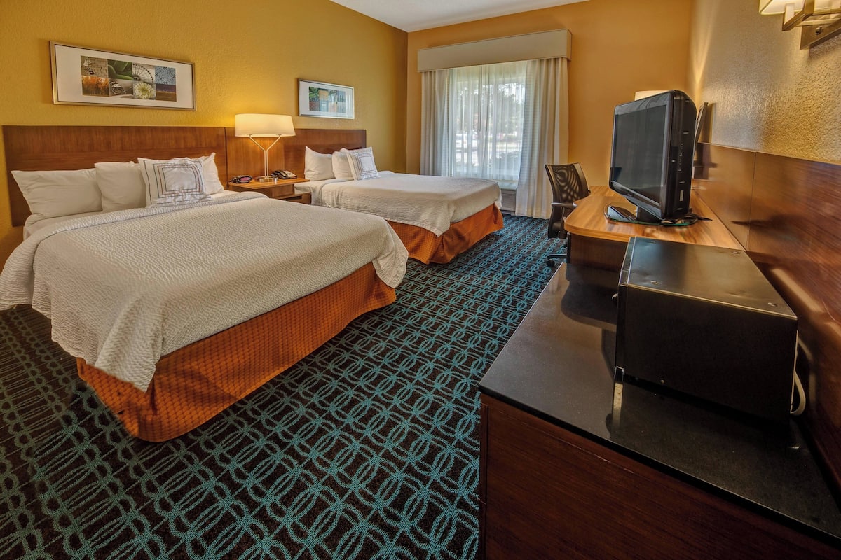 In-room safe, desk, iron/ironing board, free rollaway beds