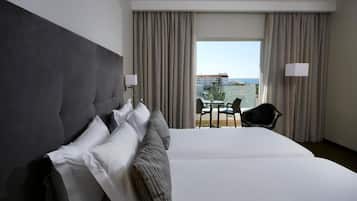 Minibar, in-room safe, soundproofing, free WiFi