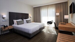 Minibar, in-room safe, soundproofing, free WiFi - Alcazar Hotel & SPA (Vila Real Santo Antonio)