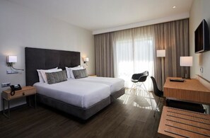 Minibar, caja de seguridad en la habitación y insonorización 