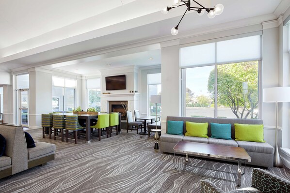 Lobby - Hilton Garden Inn Allentown West (Breinigsville)