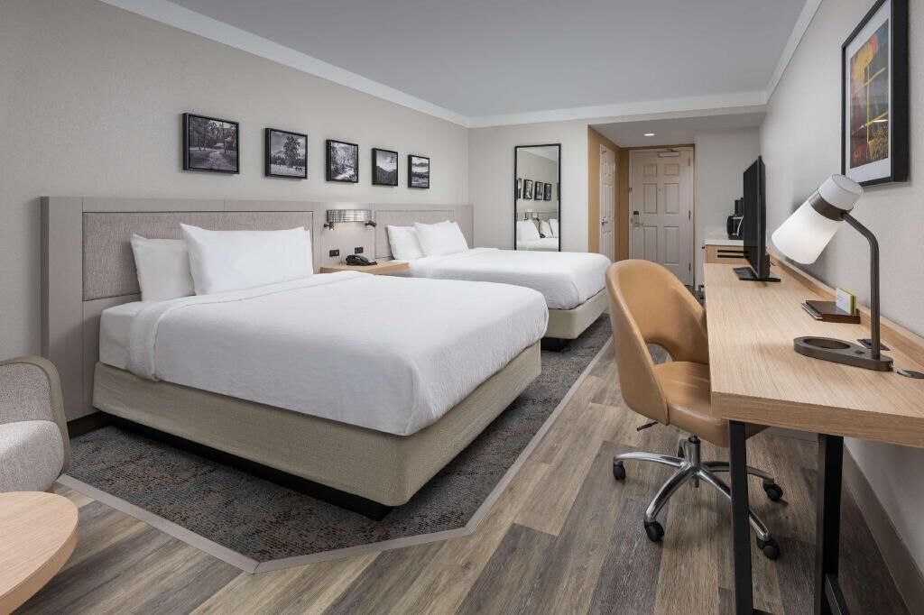 Premium bedding, down comforters, in-room safe, desk