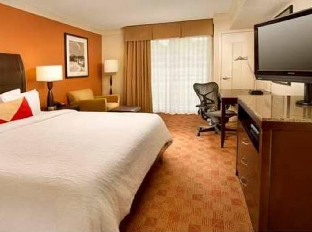 Premium bedding, down comforters, in-room safe, desk