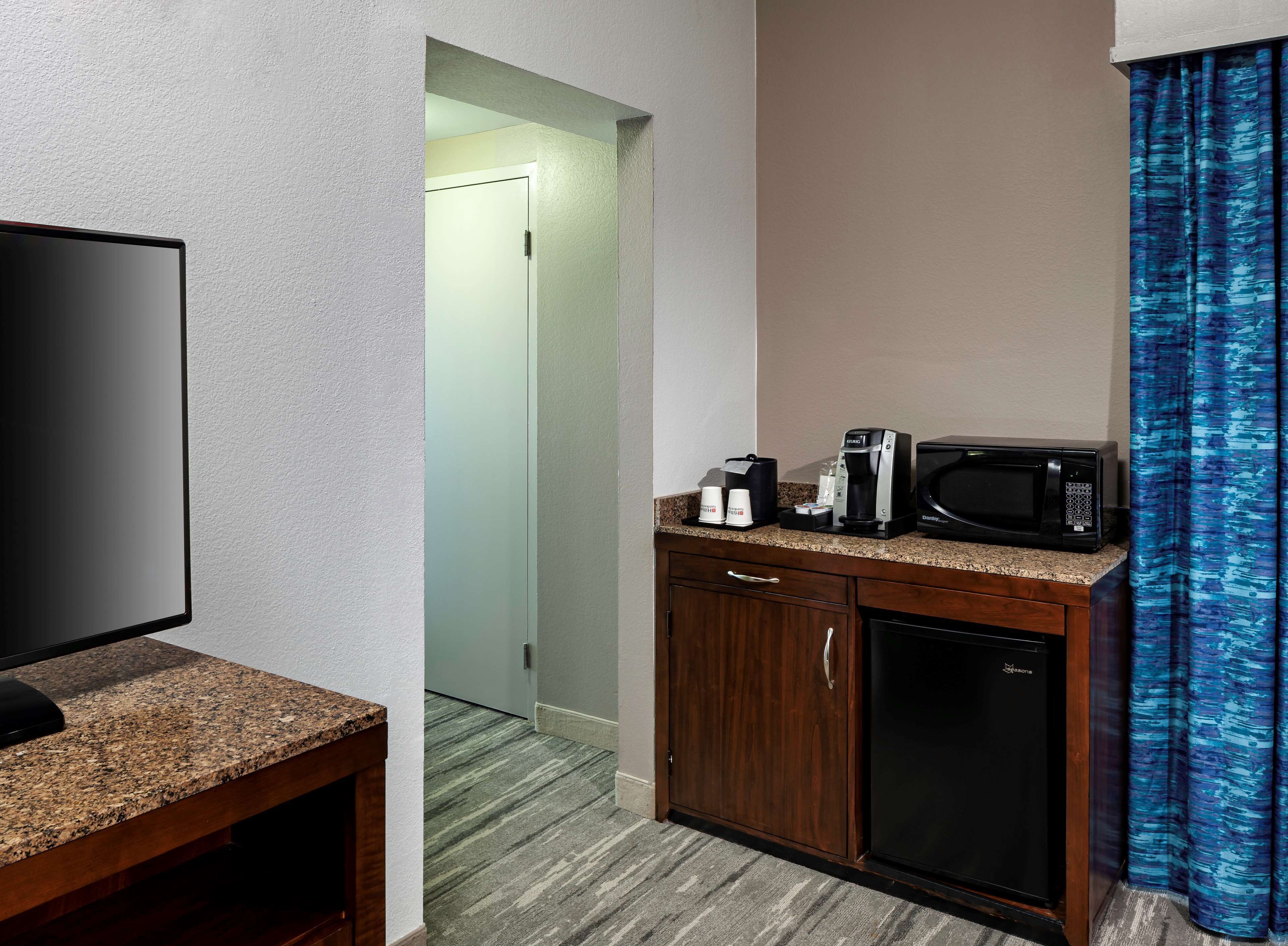 suite, accessible | premium bedding, down duvets, in-room safe, desk