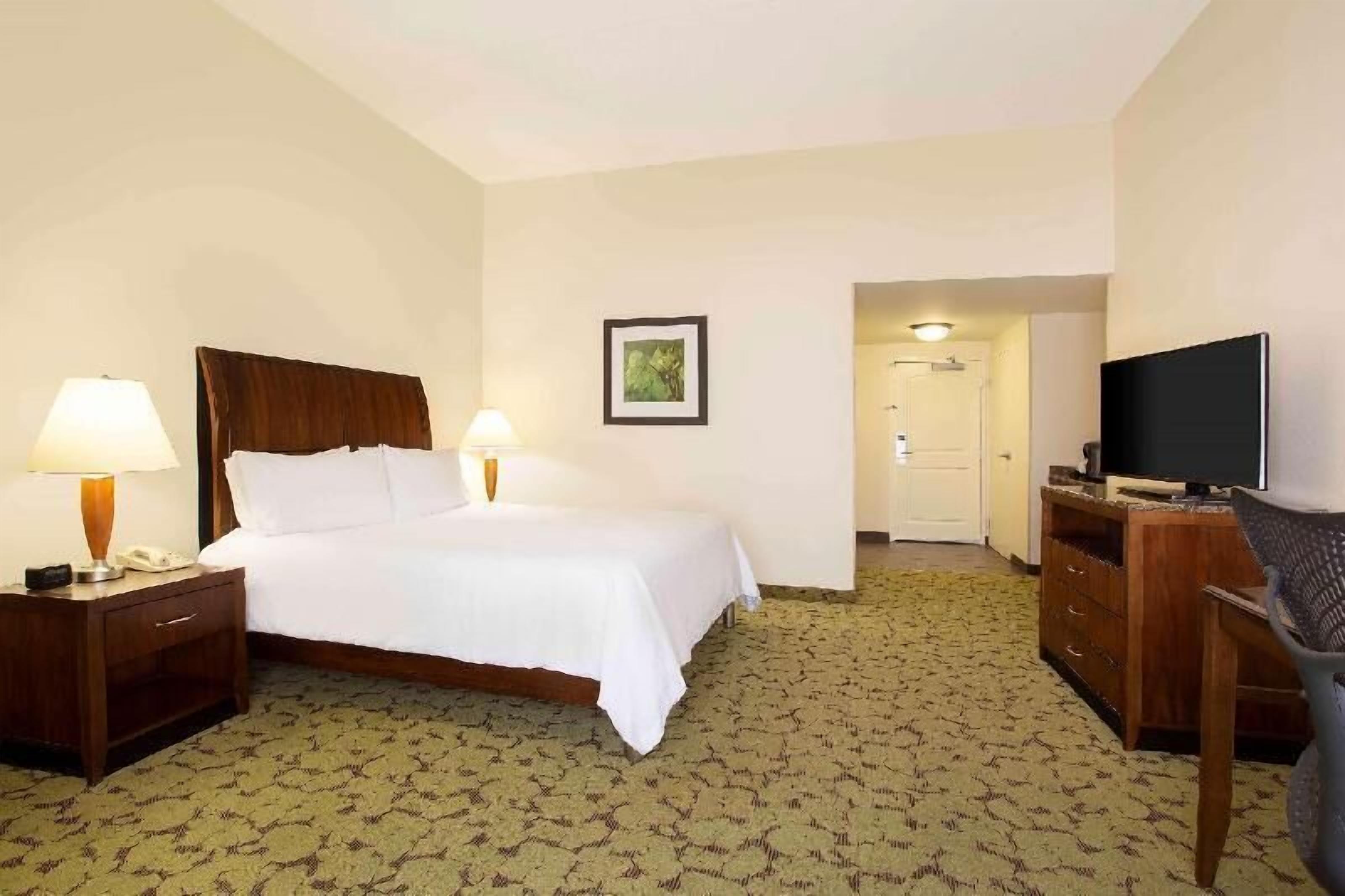Premium bedding, down comforters, in-room safe, desk