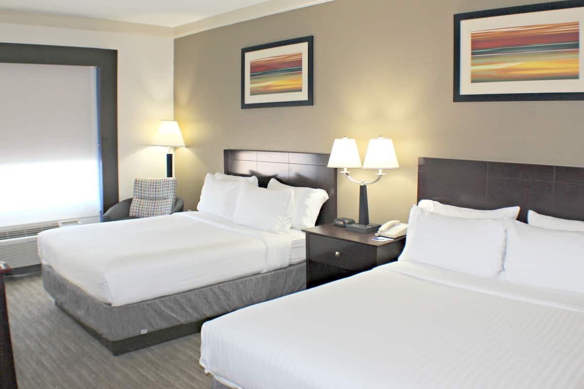 In-room safe, desk, iron/ironing board, cribs/infant beds