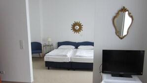 Seprai katun Mesir, seprai premium, minibar, dan brankas