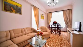 Suite Sénior, 1 chambre | Coin séjour