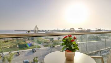 Executive Suite, Sea View | Select Comfort beds, in-room safe, desk, soundproofing