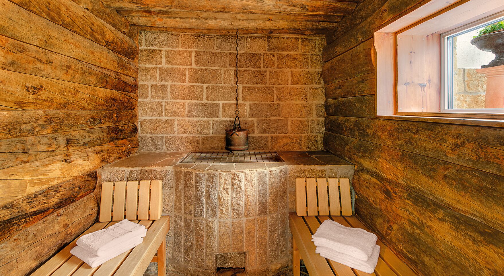 couples treatment room(s), sauna, hot tub, steam room, body treatments