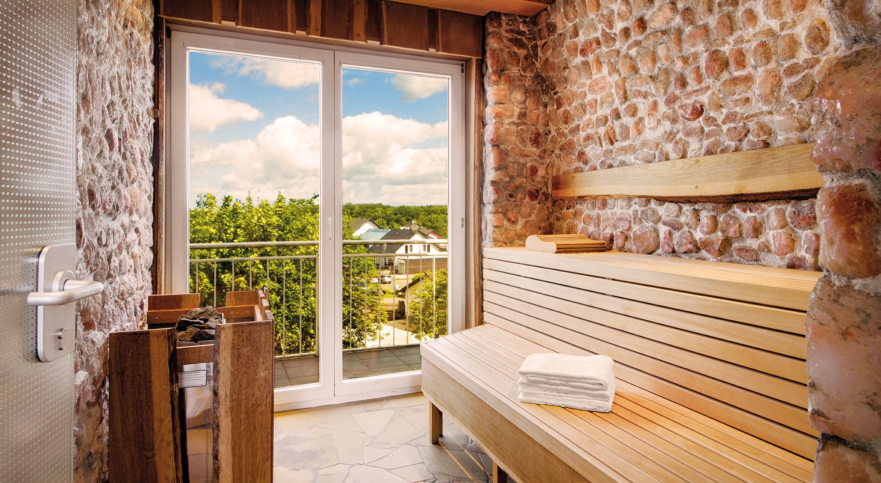 couples treatment room(s), sauna, hot tub, steam room, body treatments