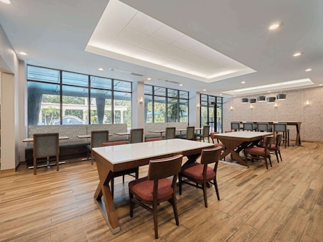 Desayuno para llevar incluido todos los días