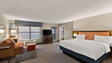 Cofres nos quartos, escrivaninha, espaço de trabalho para notebook