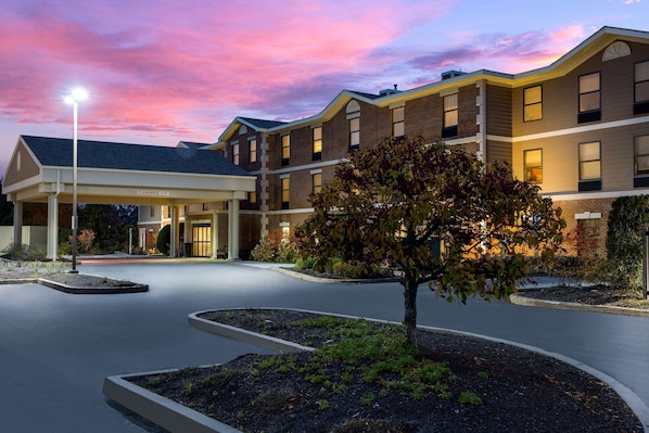 Exterior - Hampton Inn & Suites by Hilton Petoskey (Petoskey)