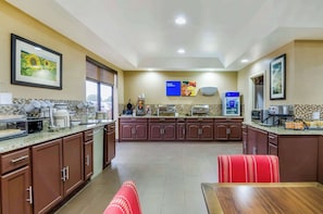 Free daily continental breakfast