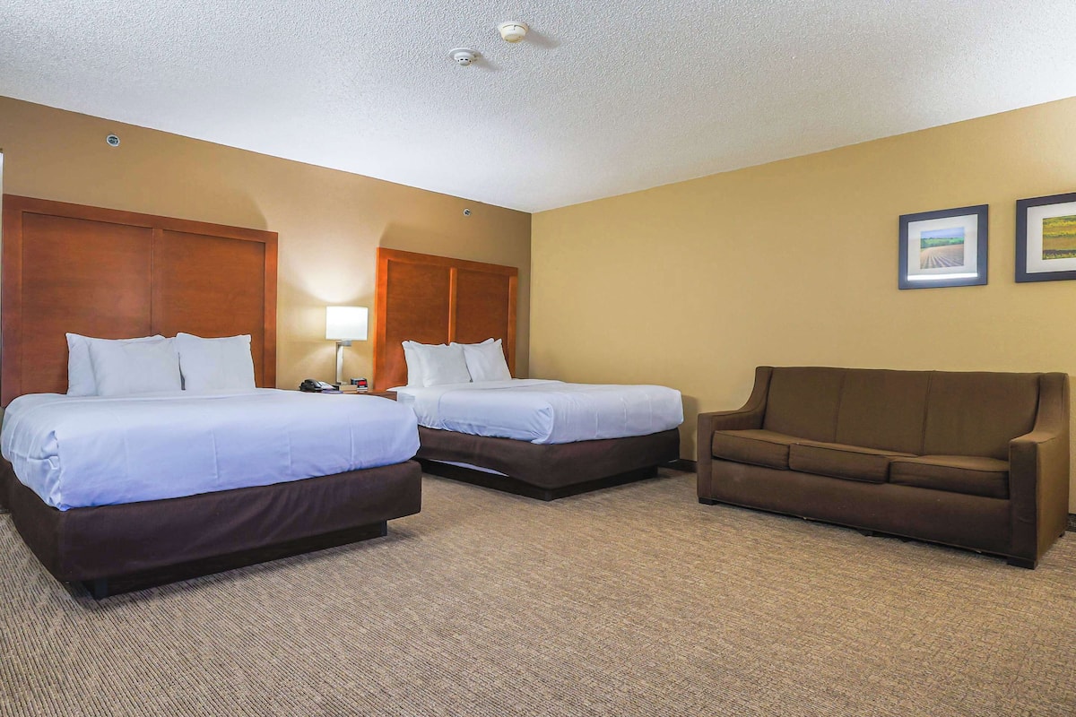 Standard Room, 2 Katil Ratu (Queen), Non Smoking | Meja, Internet, cadar katil, jam penggera