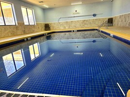 Una piscina techada