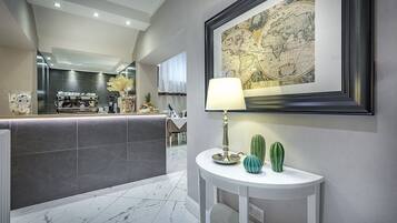 含每日吃到飽早餐