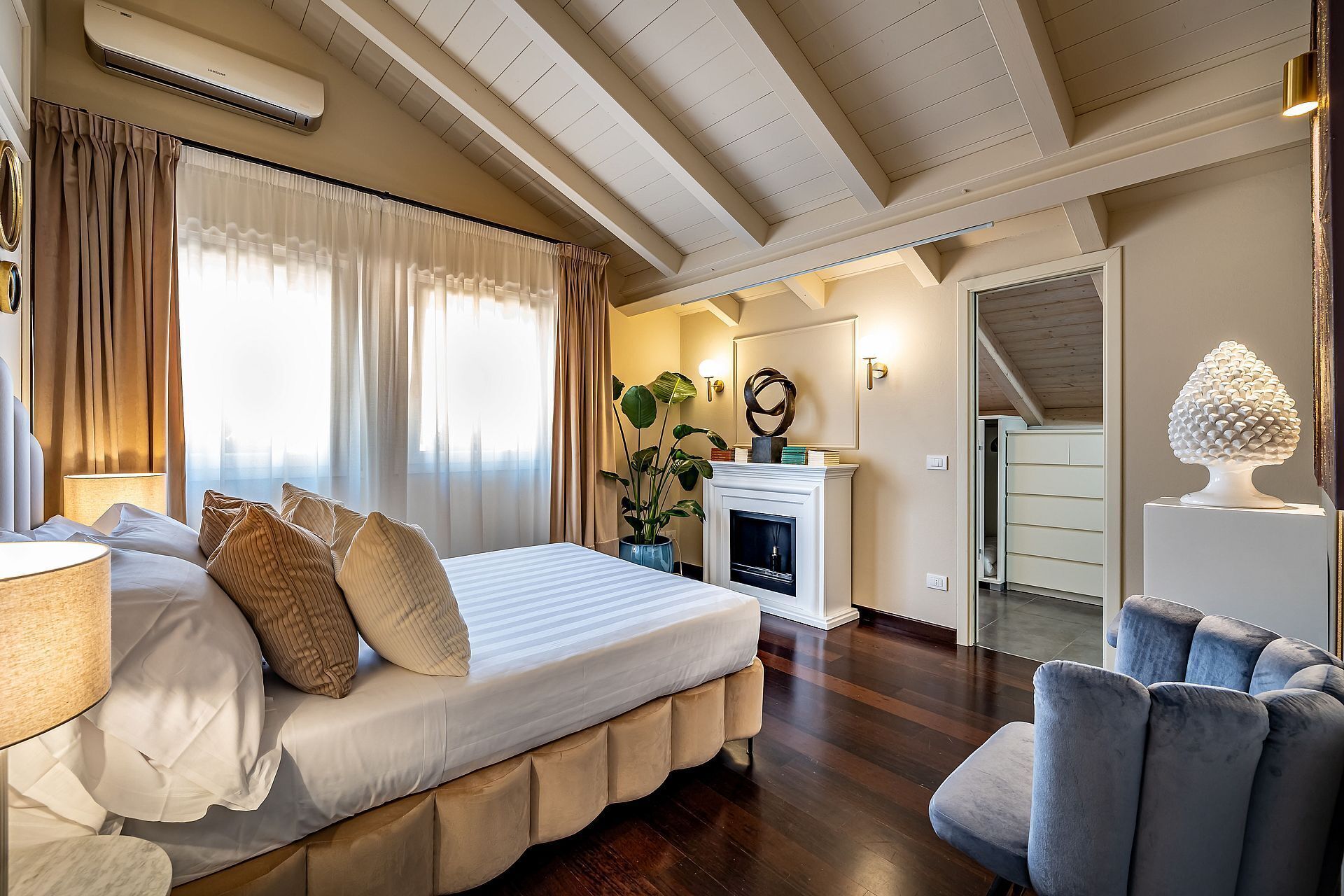 deluxe condo, 1 bedroom | 15 bedrooms, down duvets, minibar, in-room safe