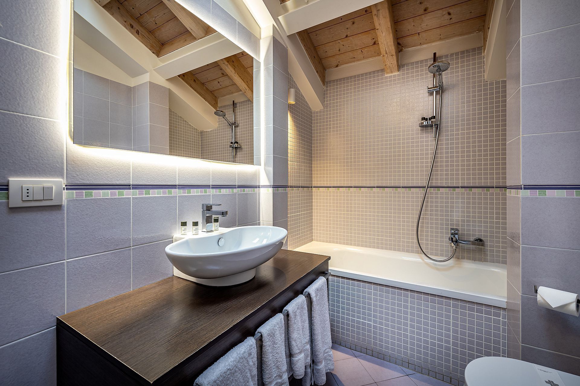 deluxe condo, 1 bedroom | 15 bedrooms, down duvets, minibar, in-room safe