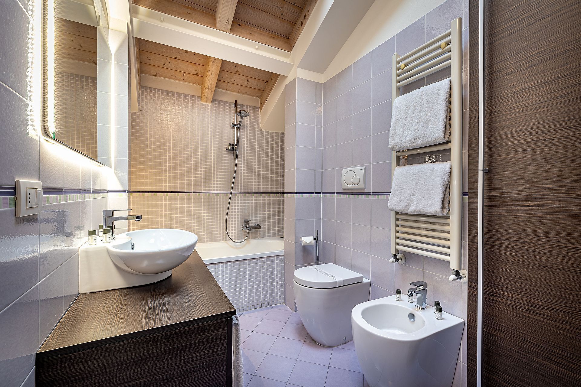 deluxe condo, 1 bedroom | bathroom | free toiletries, hair dryer, slippers, soap