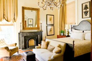 Deluxe-Zimmer | Individuell dekoriert, individuell eingerichtet, Schreibtisch