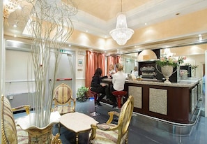 Bar (in der Unterkunft)