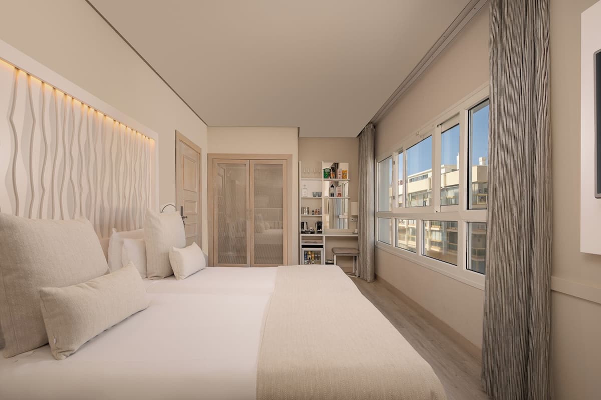 Premium bedding, minibar, in-room safe, desk