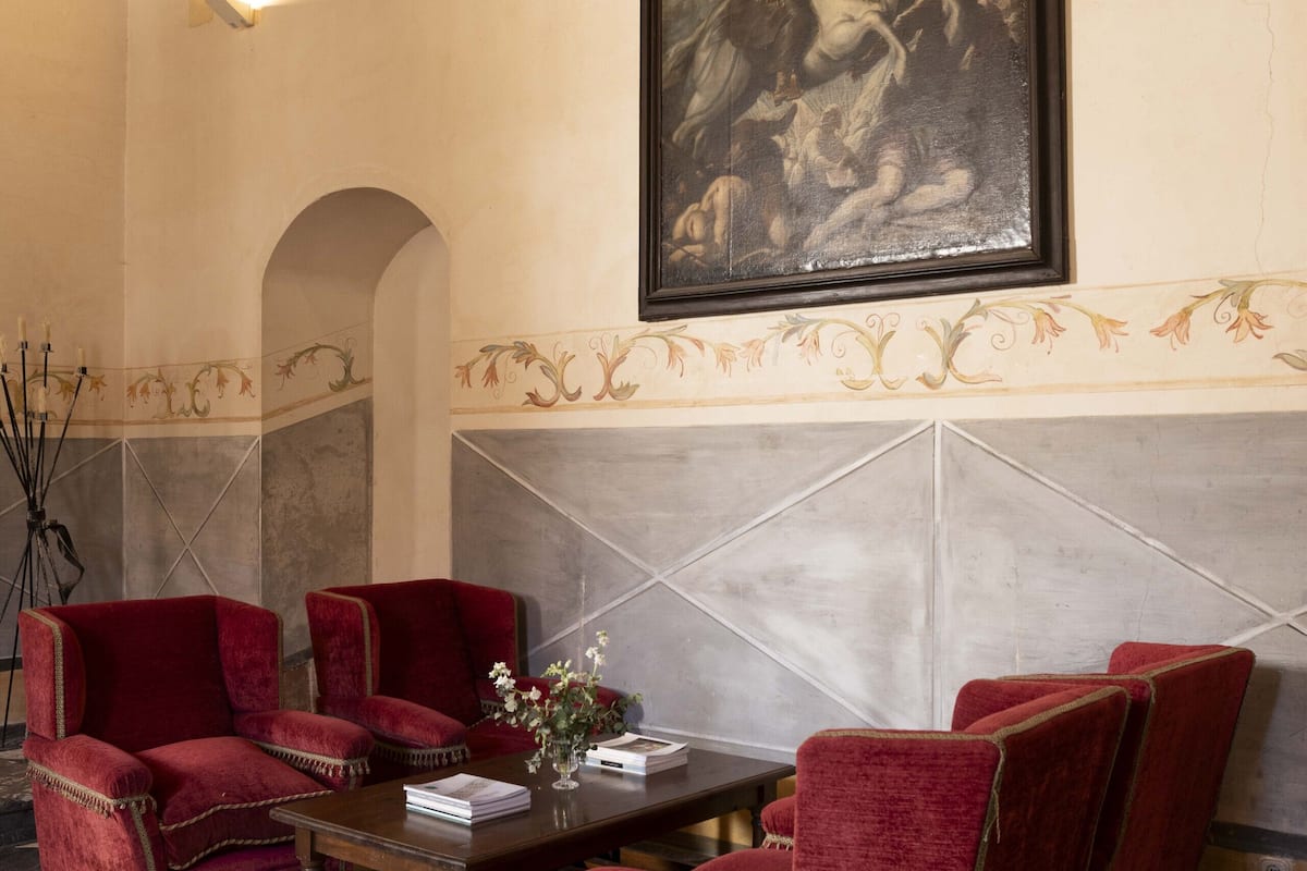 breakfast, lunch, dinner served; regional cuisine