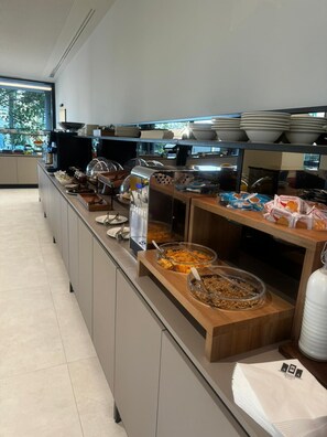 Daily buffet breakfast for a fee - Acca Sporting Hotel (Opera)
