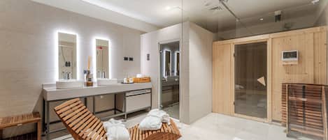 Sauna, steam room