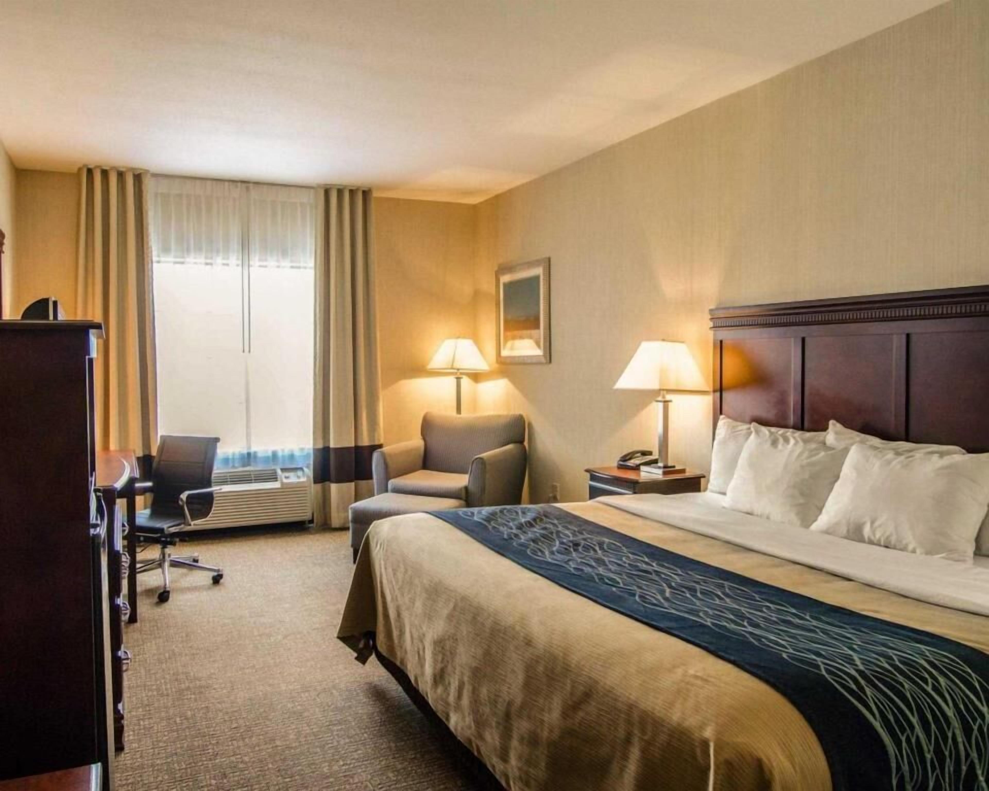 Desk, iron/ironing board, rollaway beds, free WiFi