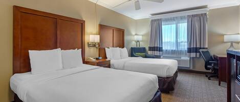 Chambre Standard, 2 grands lits, non-fumeurs | Bureau, fer et planche à repasser, lits pliants/supplémentaires