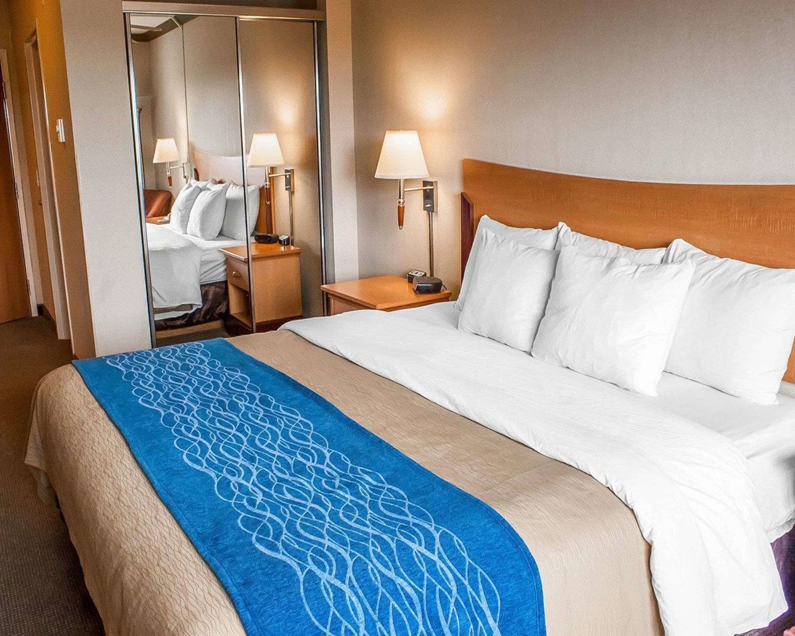 Desk, iron/ironing board, rollaway beds, free WiFi