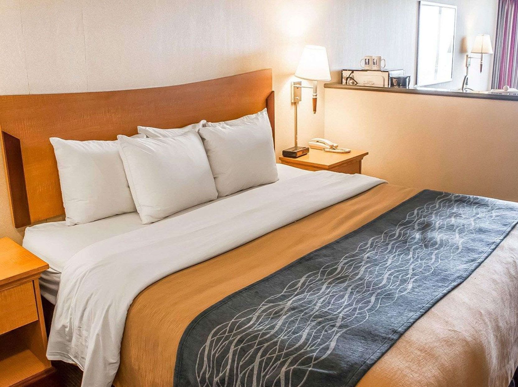 Desk, iron/ironing board, rollaway beds, free WiFi