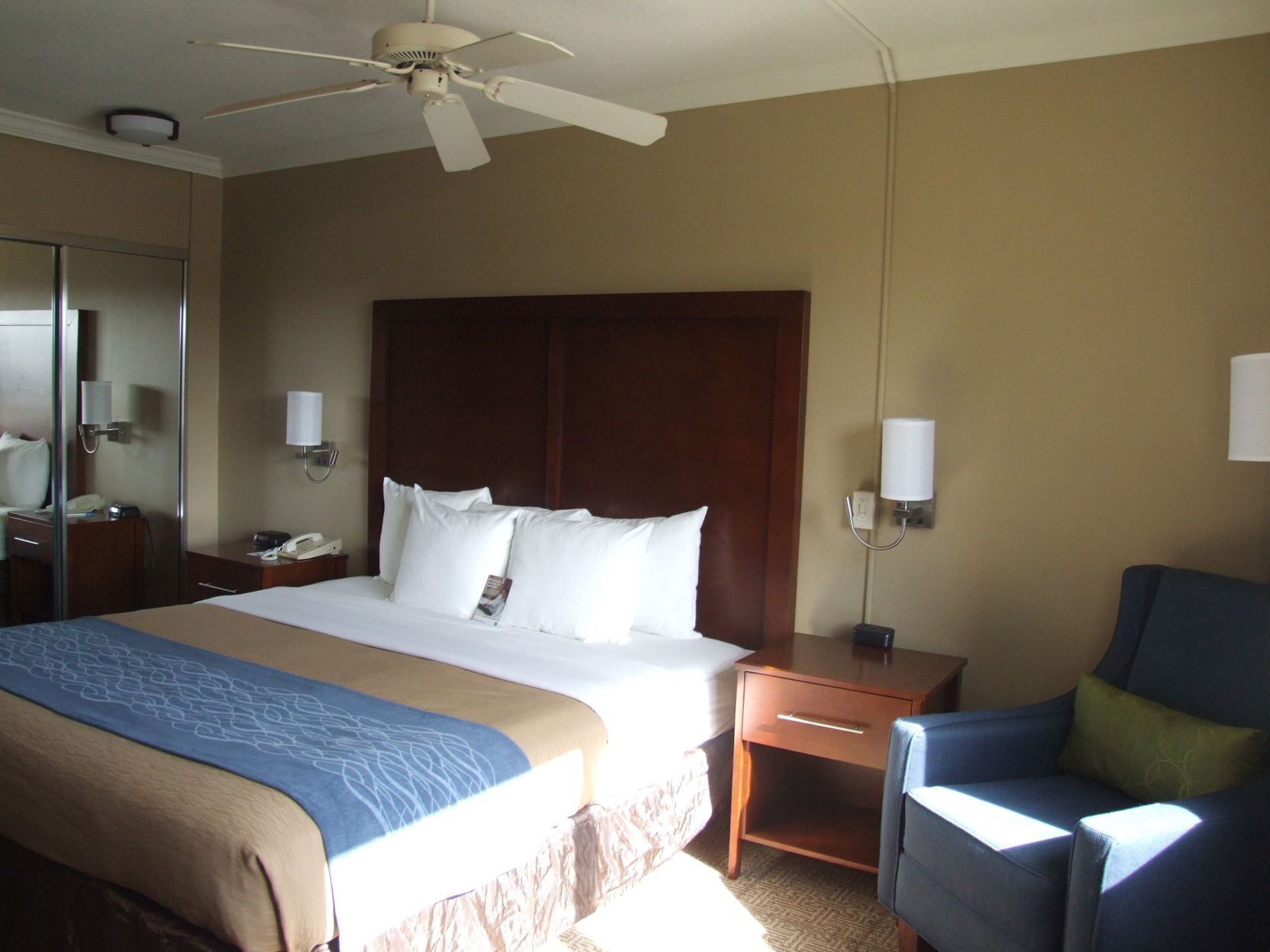 Desk, iron/ironing board, rollaway beds, free WiFi
