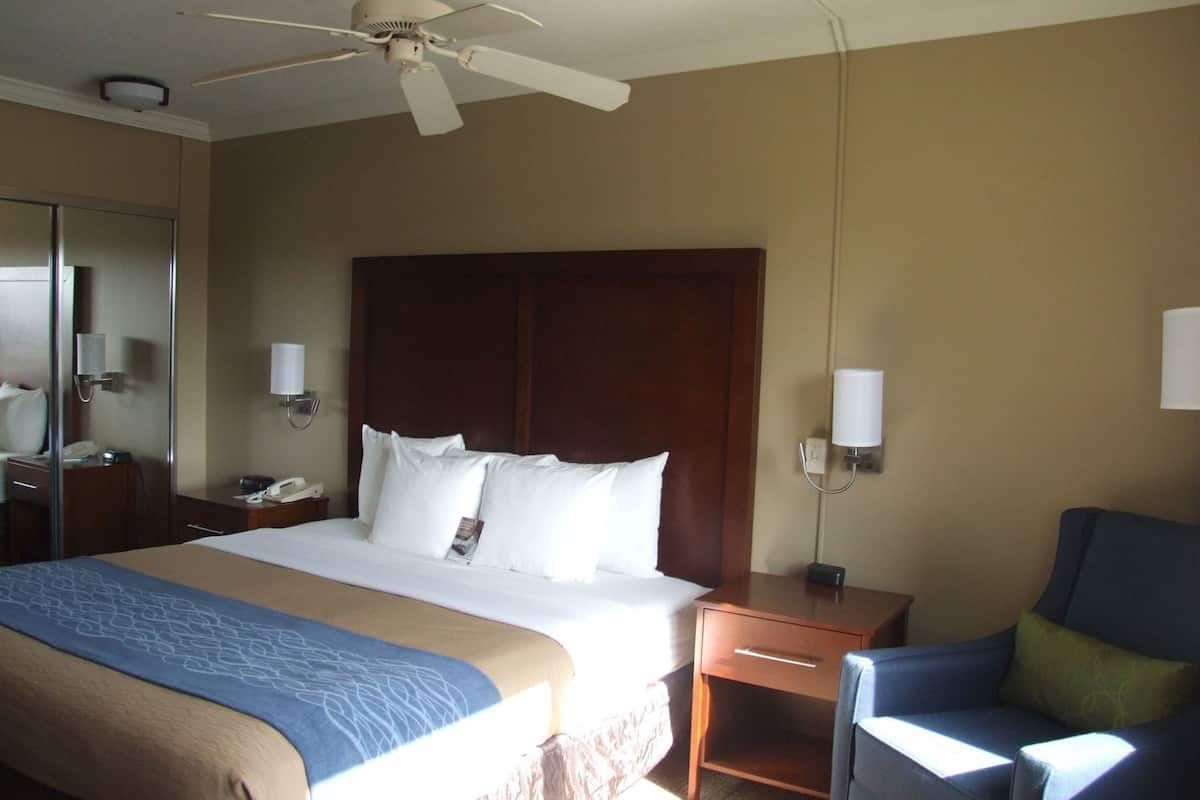 Desk, iron/ironing board, rollaway beds, free WiFi