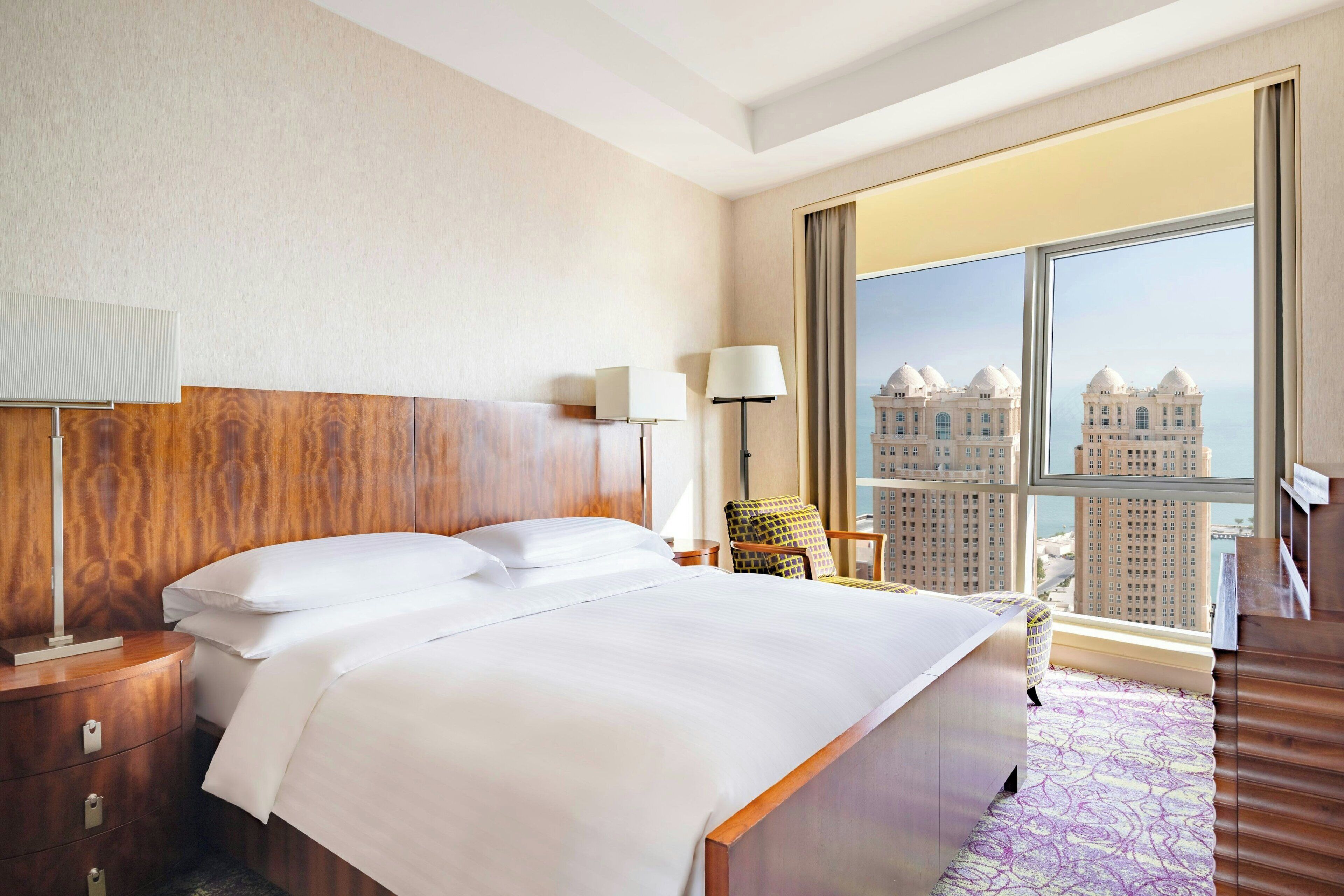 suite, 1 king bed, non smoking, sea view | 1 bedroom, hypo-allergenic bedding, tempur-pedic beds, minibar