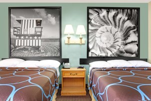 Ropa de cama de alta calidad, escritorio y cortinas blackout