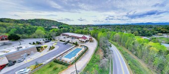 Dahlonega Mountain Inn
