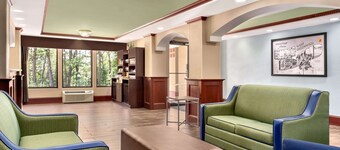 Super 8 by Wyndham West Greenwich/Providence