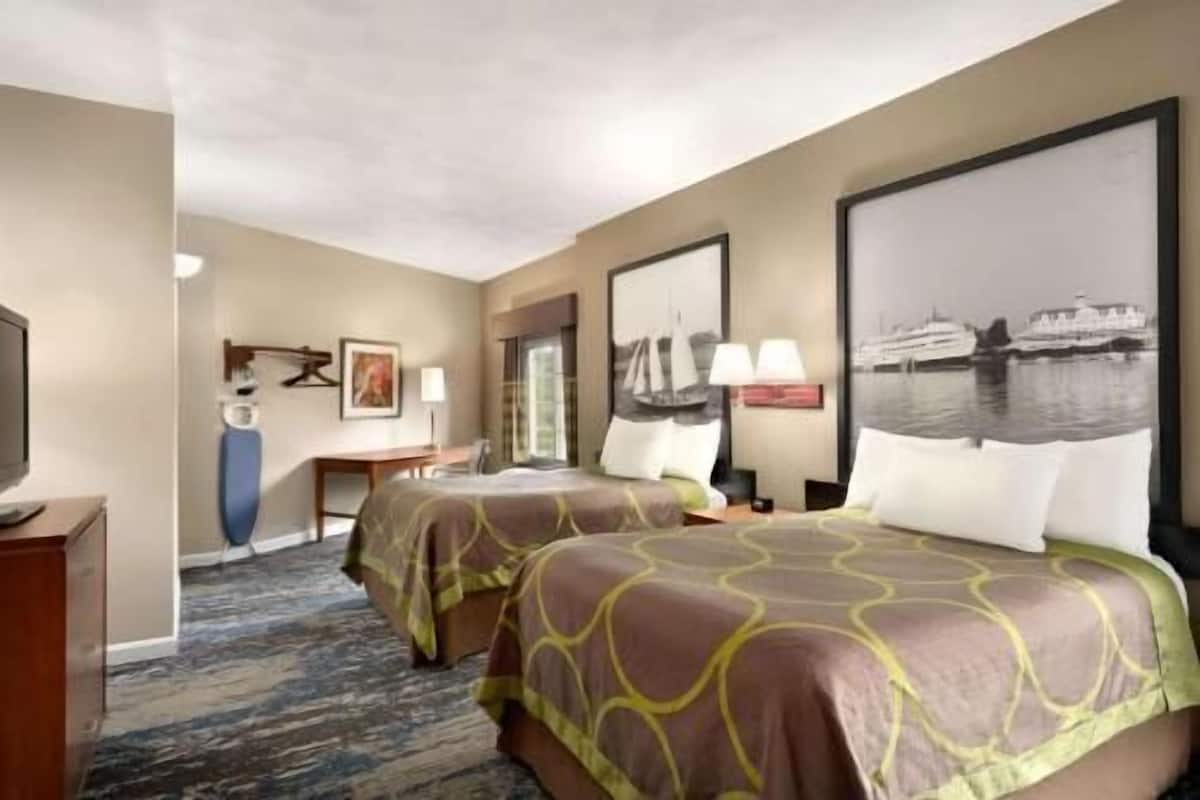 Desk, iron/ironing board, free WiFi, bed sheets