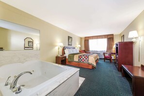 Suite, 1 kingsize bed | Een strijkplank/strijkijzer, gratis wifi, beddengoed, een wekker