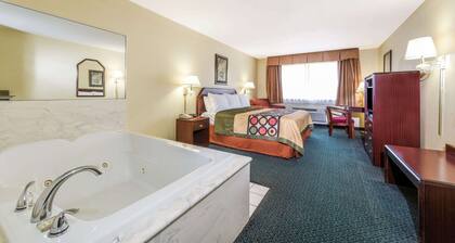 Super 8 by Wyndham Burleson Fort Worth Area