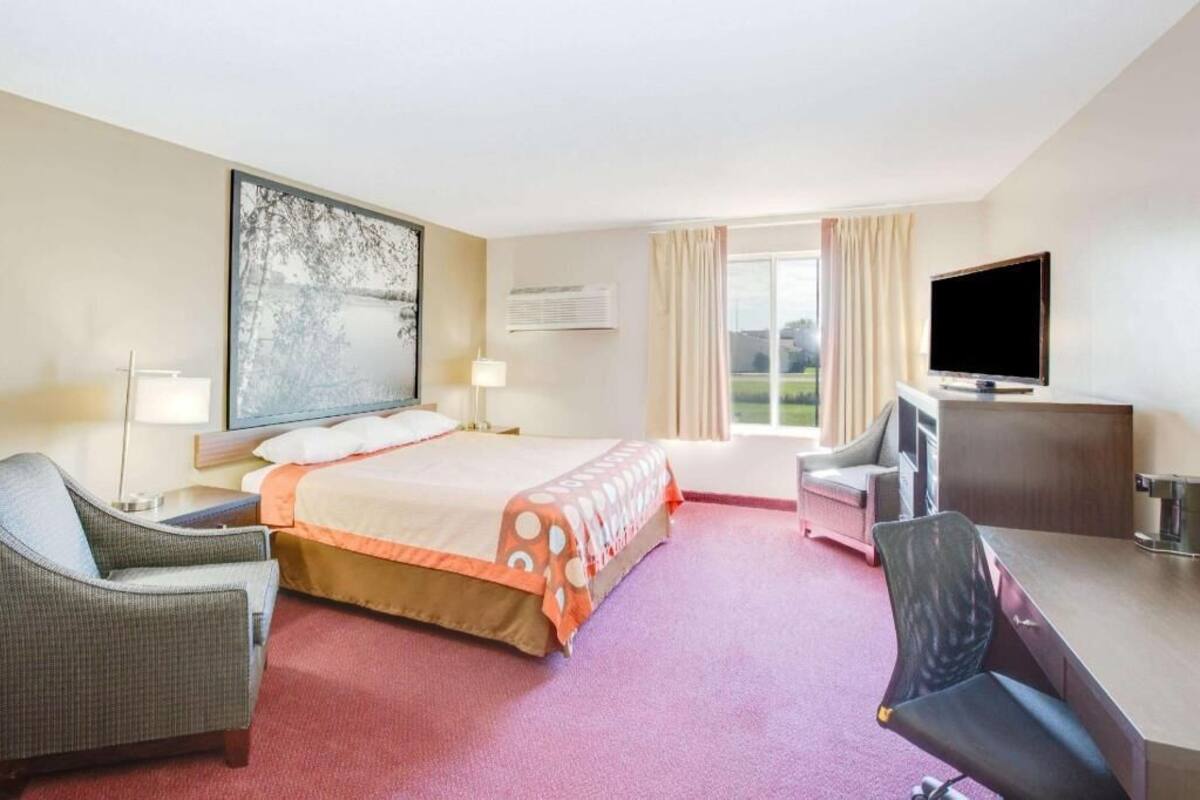 In-room safe, desk, blackout drapes, soundproofing