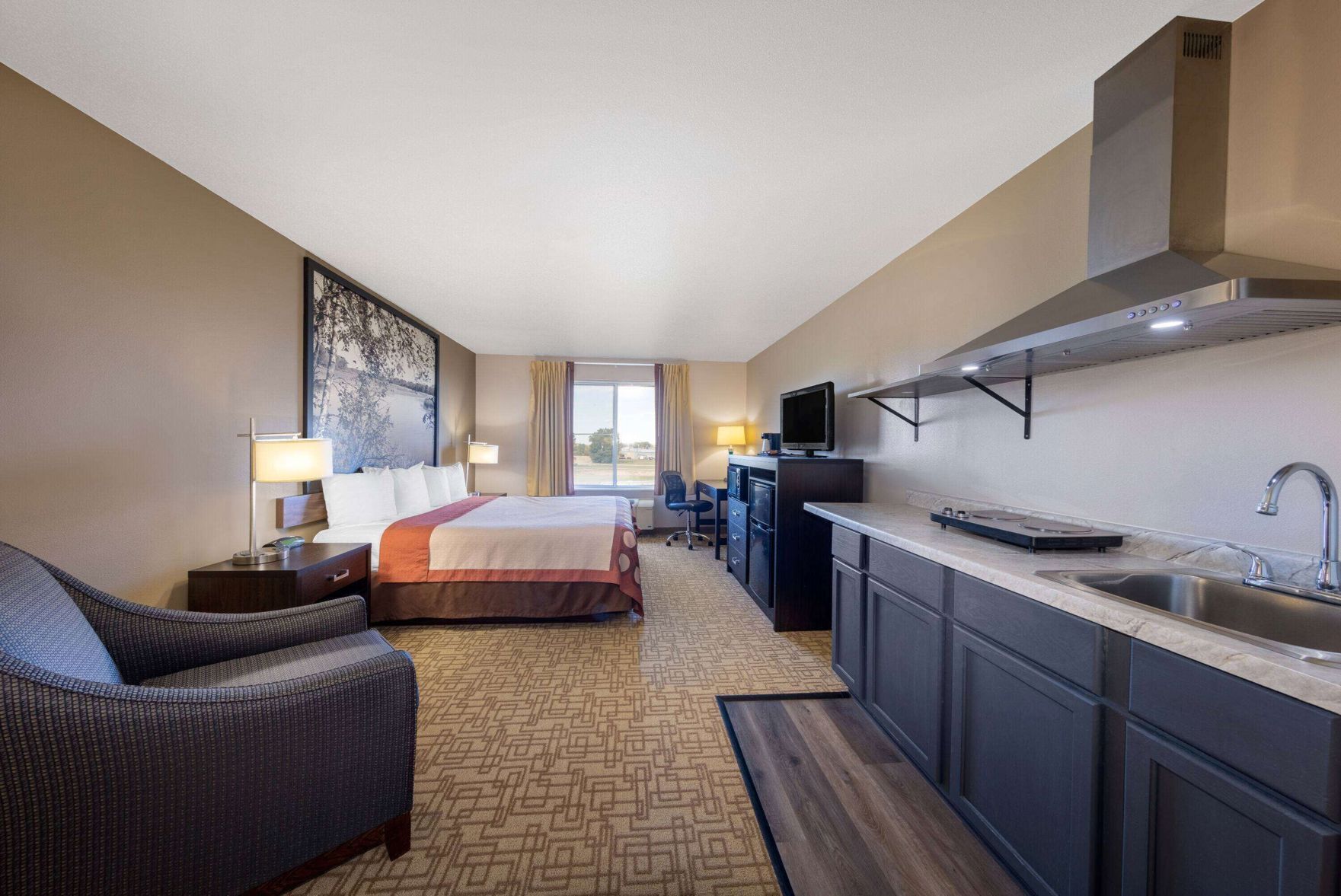 Caja de seguridad en la habitación, escritorio y cortinas blackout 